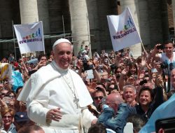 Seruan Paus Fransiskus: Jangan Buang Plastik ke Laut!